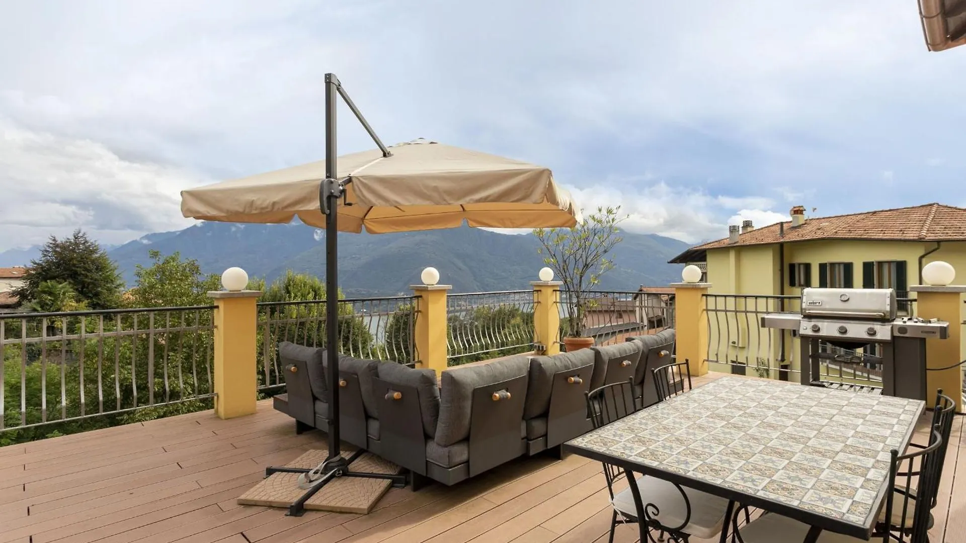 Apartment Magic Terrace With Lake View Stazzona